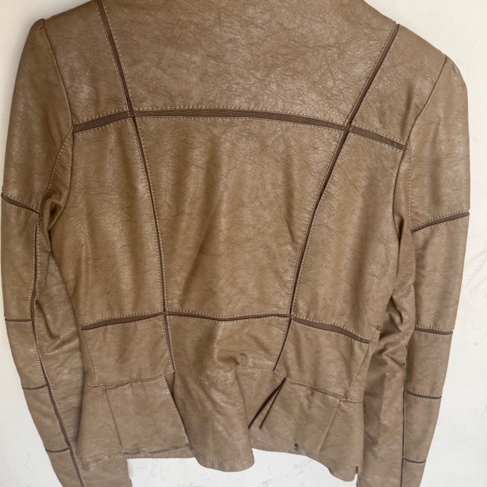 Multiple Jackets - Picture 7 of 16